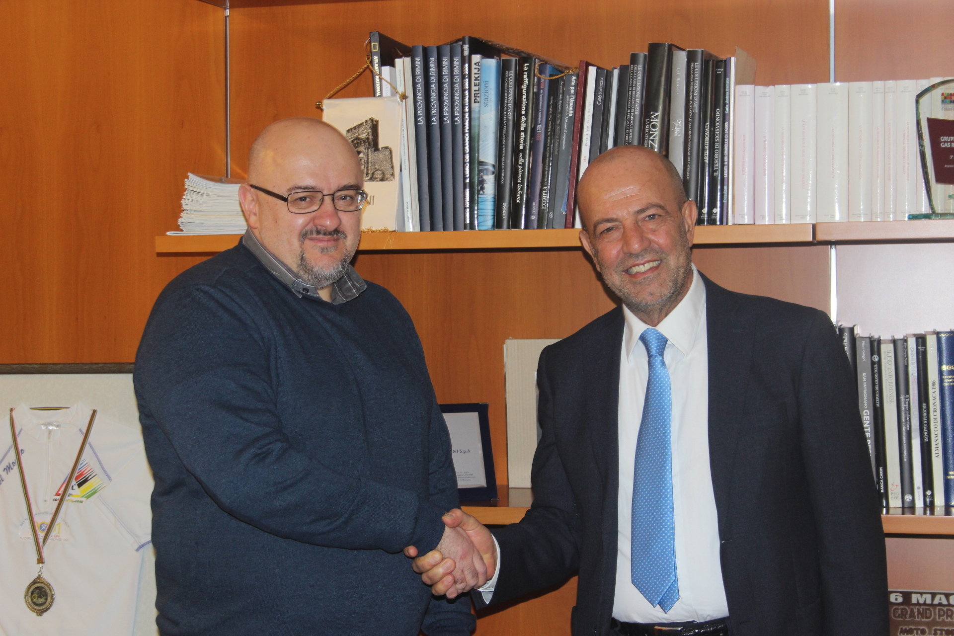 Cooperativa Sociale Cento Fiori. SGR dona 10 computer e nasce l’aula studi di informatica della Comunità Terapeutica di Vallecchio