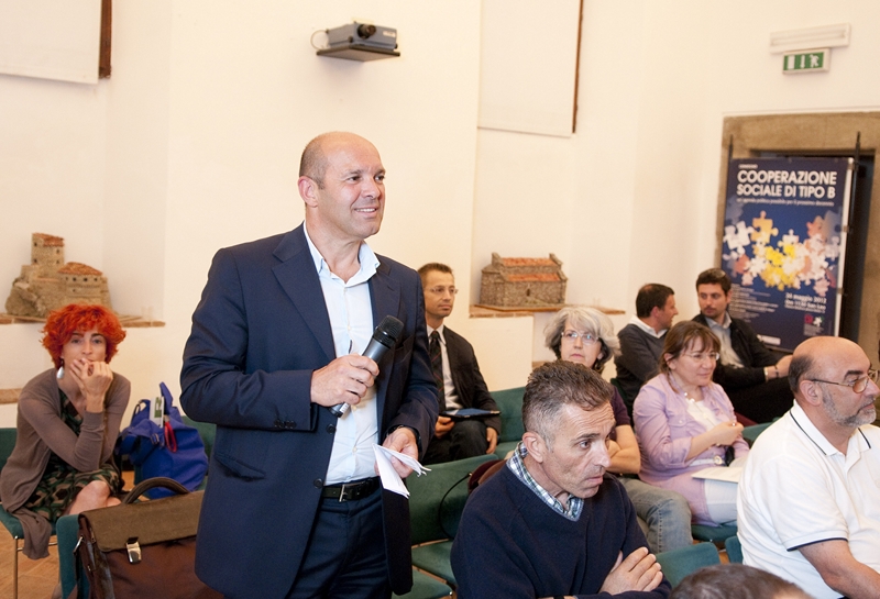 Carlo Urbinati, venti anni di New Horizon: la cooperazione sociale davanti alle sfide di un mondo sempre più grande