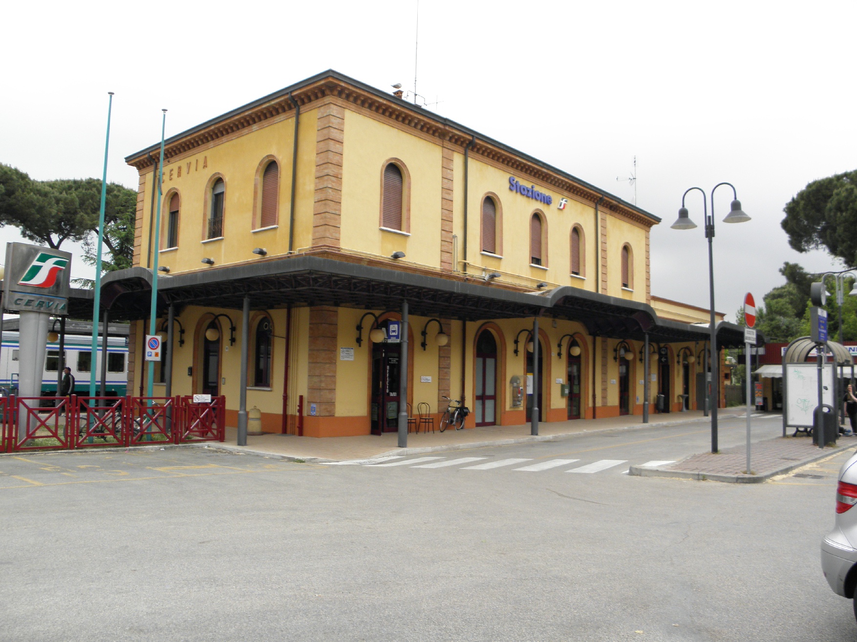 Alla cooperativa Lo Stelo riaffidata la cura della Stazione FS di Cervia