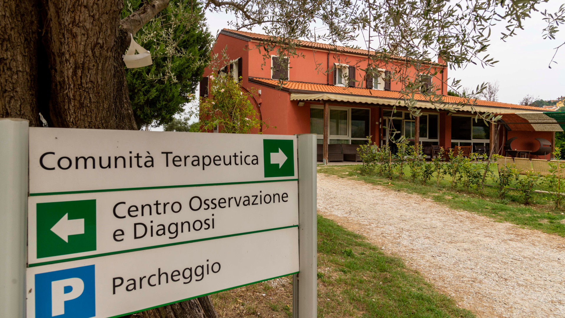 Dall’accoglienza alla protezione, con inventiva: nell’emergenza Covid-19 le strutture e i dipendenti della Cento Fiori tra tutela degli ospiti, intrattenimento, impegno e responsabilità