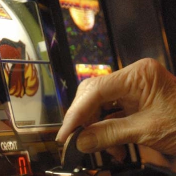 Over 65: se il ‘gioco’ sta diventando un problema c’è il GAP, lo sportello per il ‘Gioco d’Azzardo Problematico’ di Cento Fiori