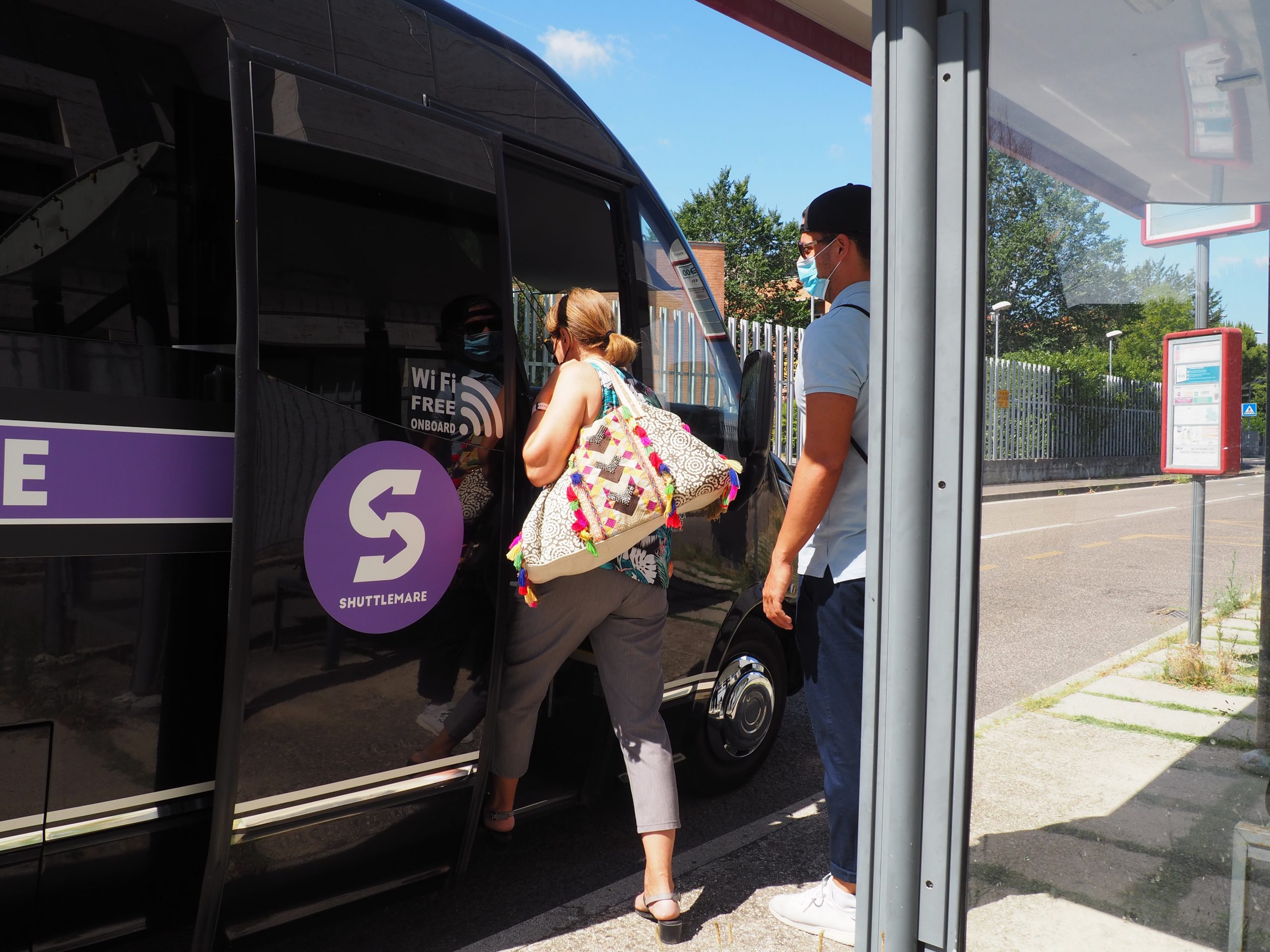 Shuttlemare, il servizio di trasporto a chiamata per andare in spiaggia: un successo anche per la Romagnola