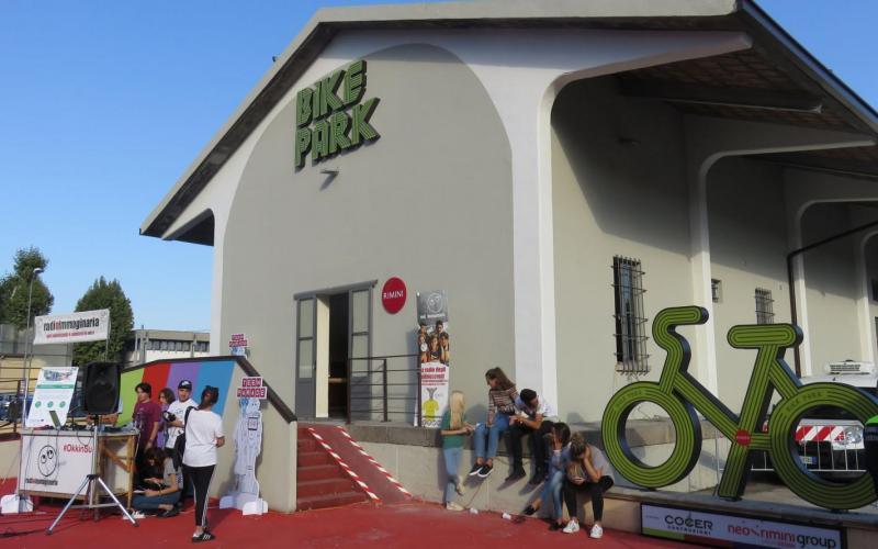 Mobilità sostenibile. Bike Park Rimini: a Metis la gestione e il rilancio della velostazione con parcheggio, noleggio, riparazioni e… caffetteria